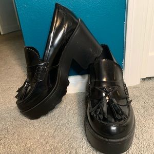 CHUNKY TASSEL OXFORD HEELS